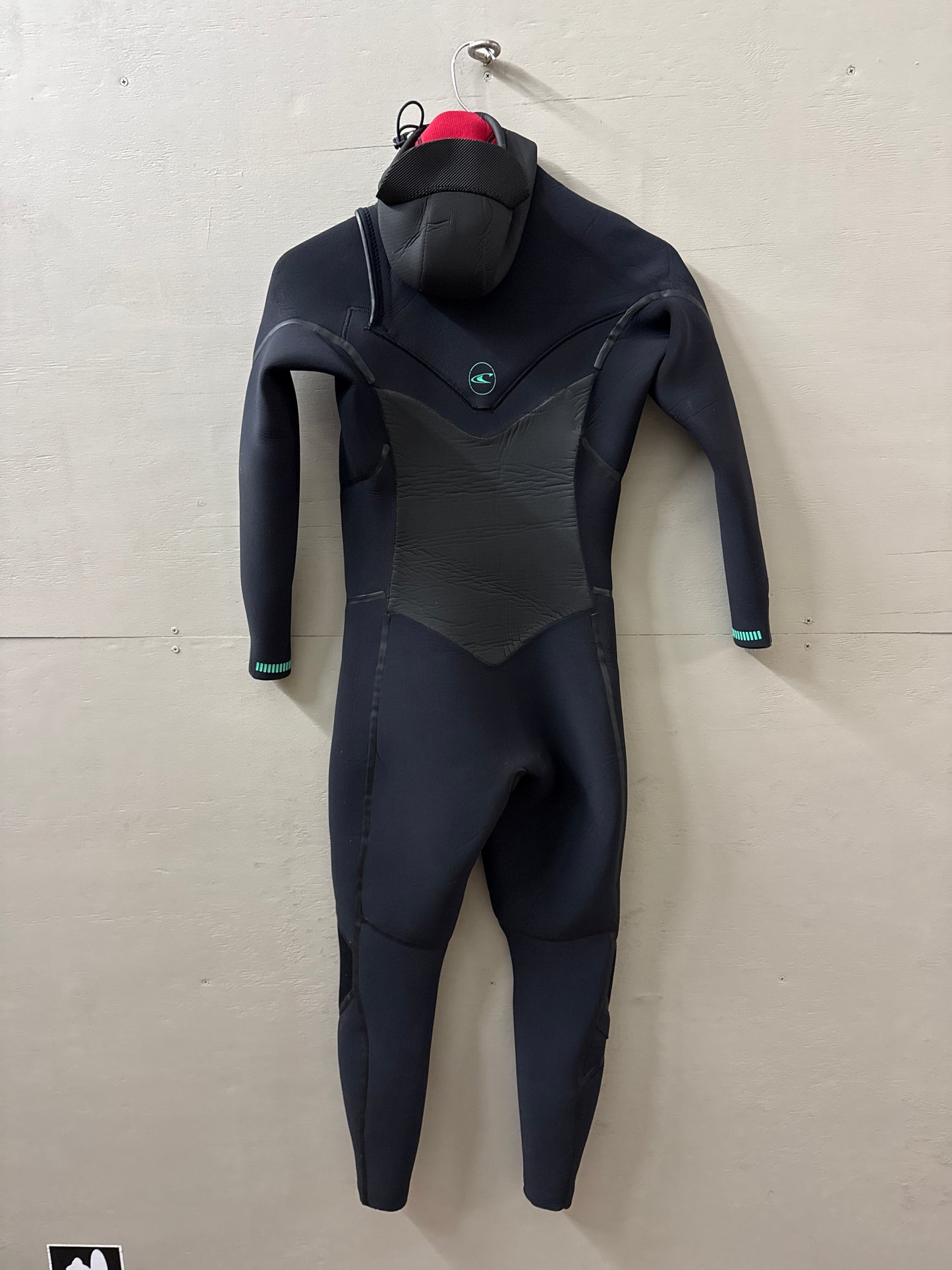 USED Women's 5/5MM Oneill Psychotech - Size 10 (5'6"-5'8" | 130-150 LBS) - Good