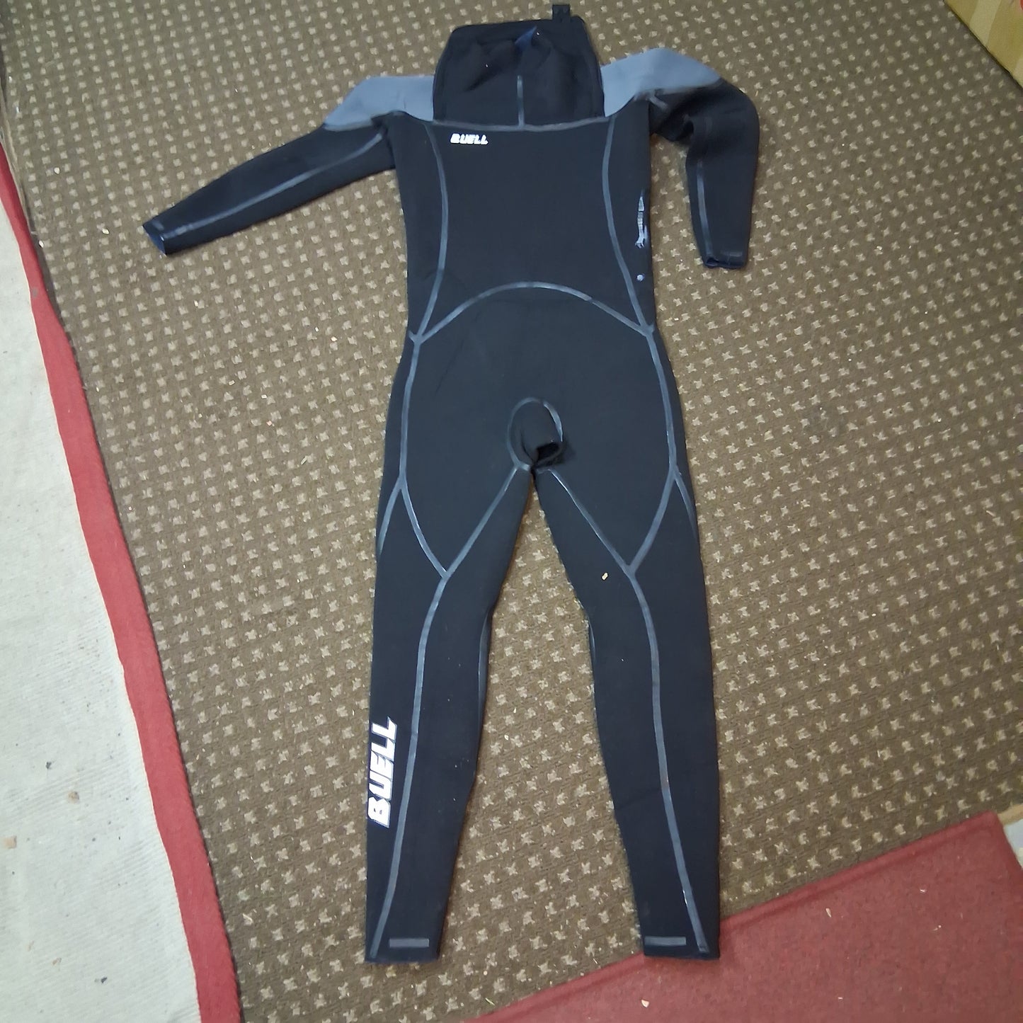 Used kids 14 4/3 Wetsuit