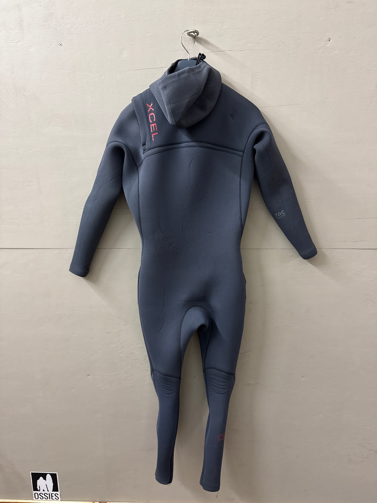 USED 4/3MM Xcel Hooded Wetsuit - Size MT (5'11-6'1" | 155-175 lbs) - Good