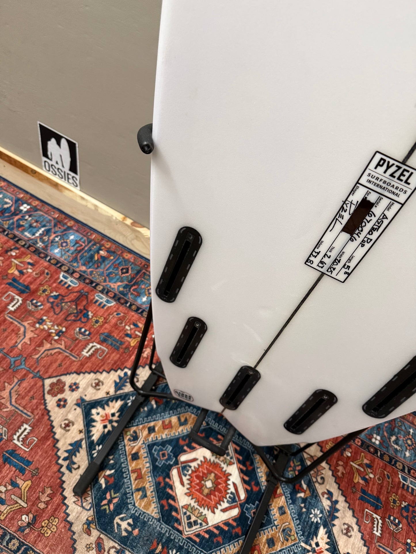 Pyzel Astro Pop 5'8" x 20 ¹⁄₄ x 2.63" | 33.8L | PU Surfboard USED