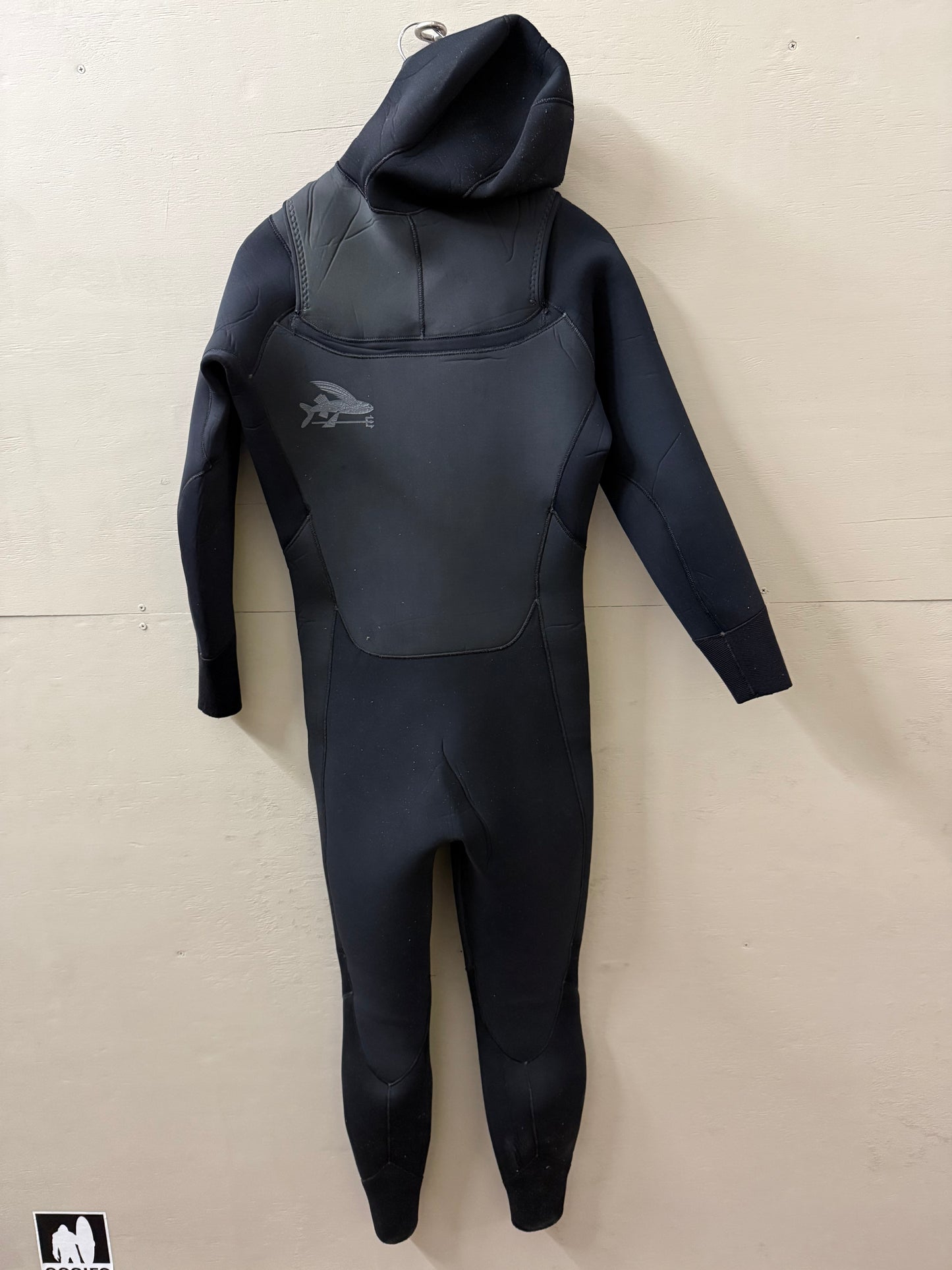 Used 5/4 Hooded Patagonia L (5'10"-6'0" | 170-190 lbs)