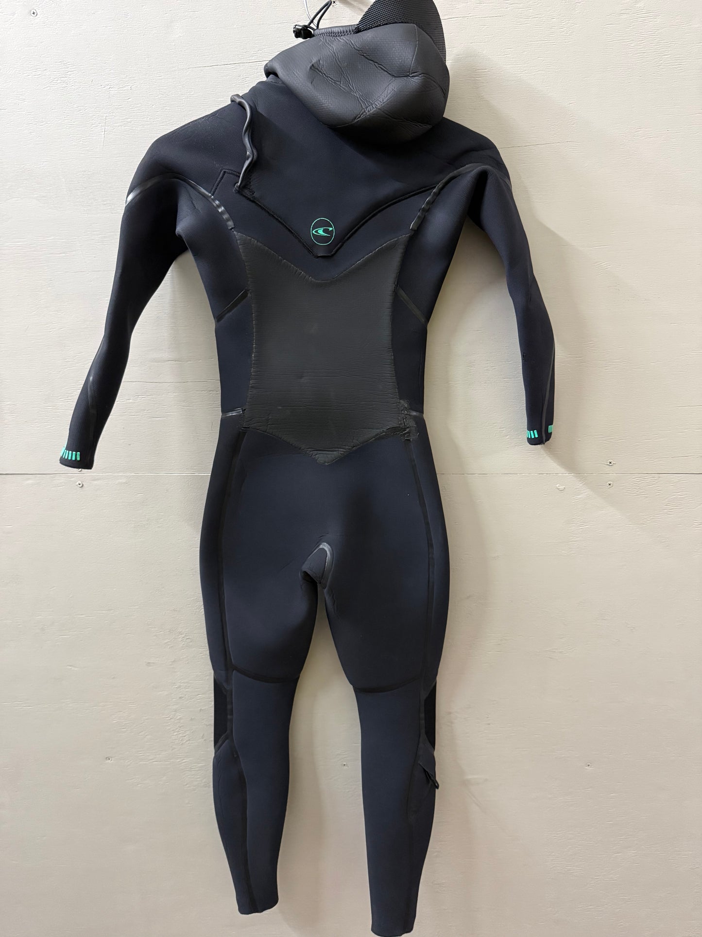 Used Womens 5/4 Hooded Oneill Psycho Tech Size 4 (5'3"-5'5" | 100-115 lbs)