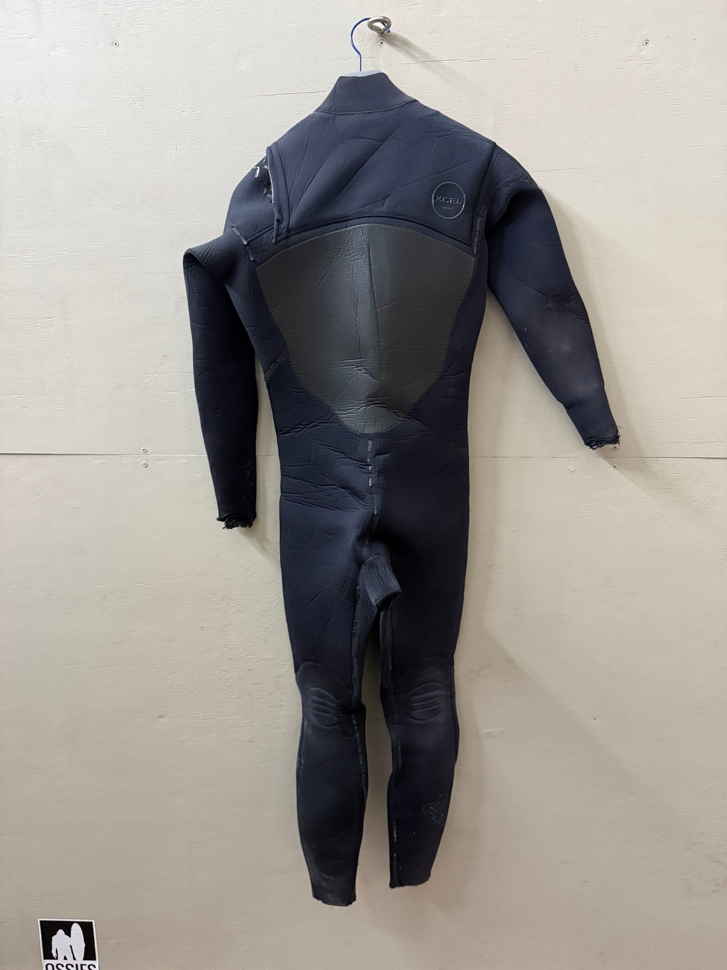 USED Men's 5/4MM Xcel Drylock Wetsuit - Size L (5'10"-6'0" | 170-190 lbs) - Fair