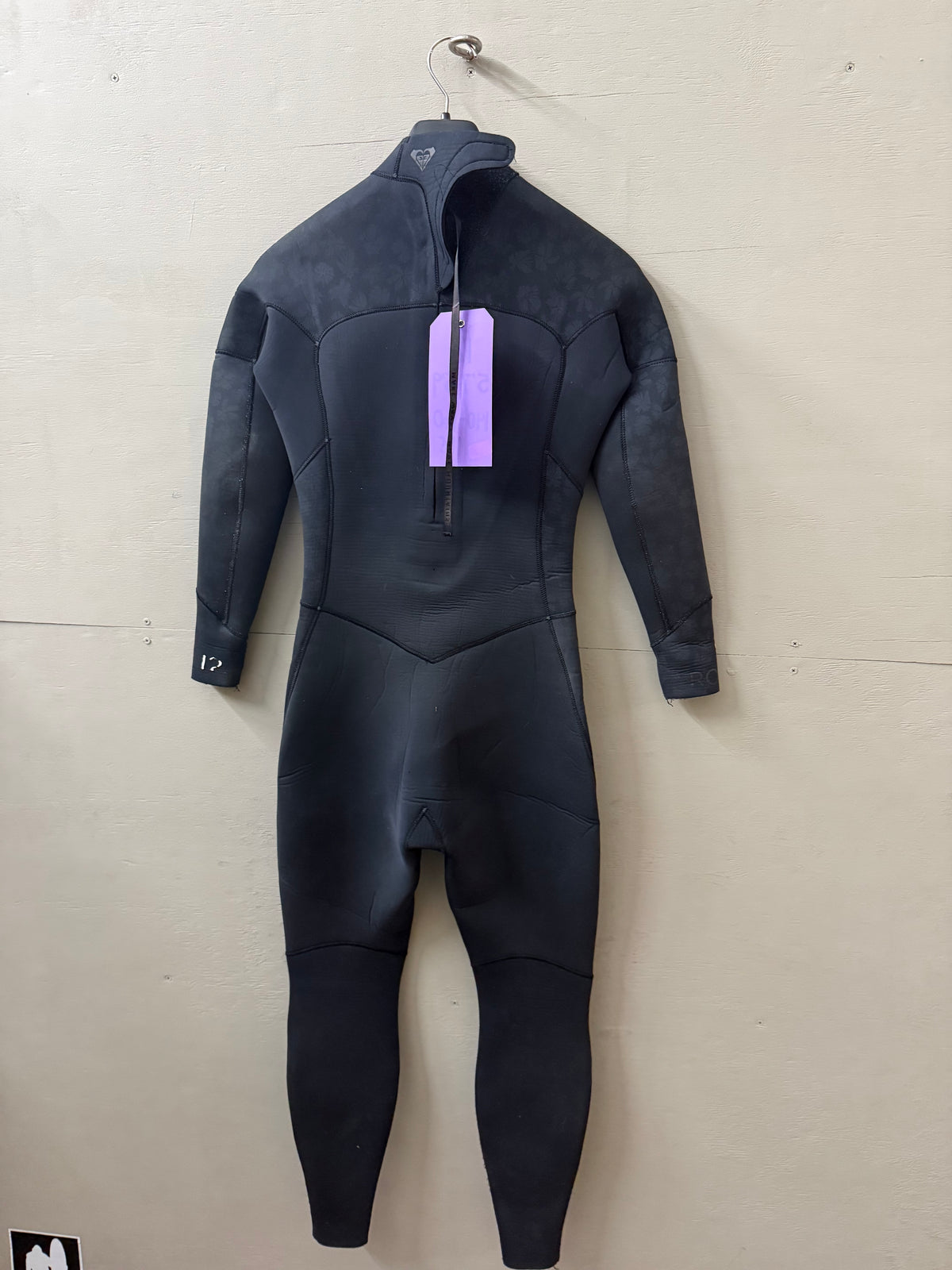 Used Roxy Non Hooded 4/3 Size 12 (5'7"-5'9" | 140-160 lbs)