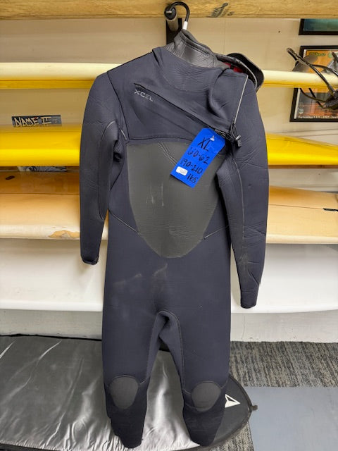 Used XL 5/4 Hooded Wetsuit