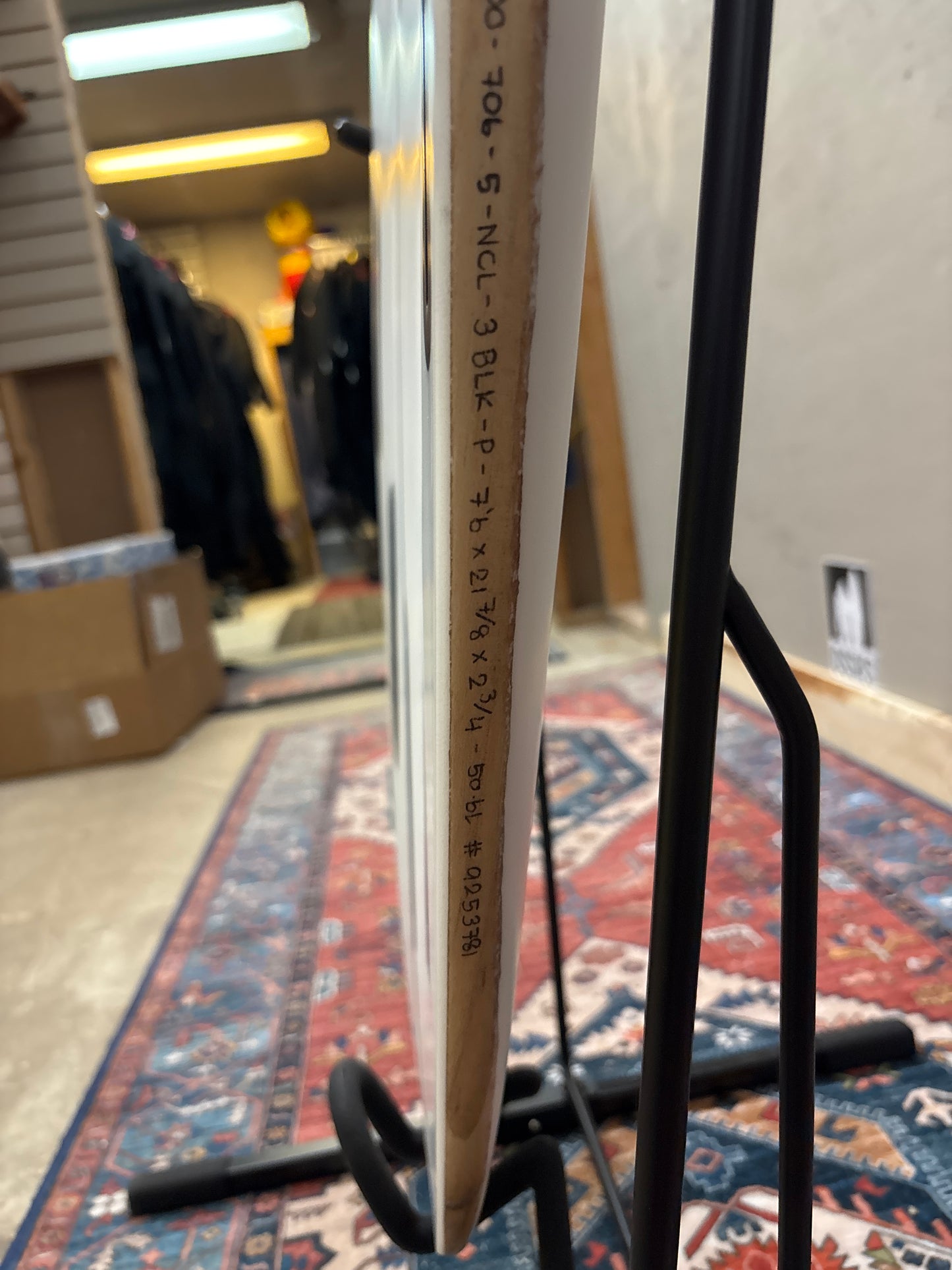 Xtra Cado Surfboard 7'6" x 21 7/8" x 2 3/4" – 50.6L