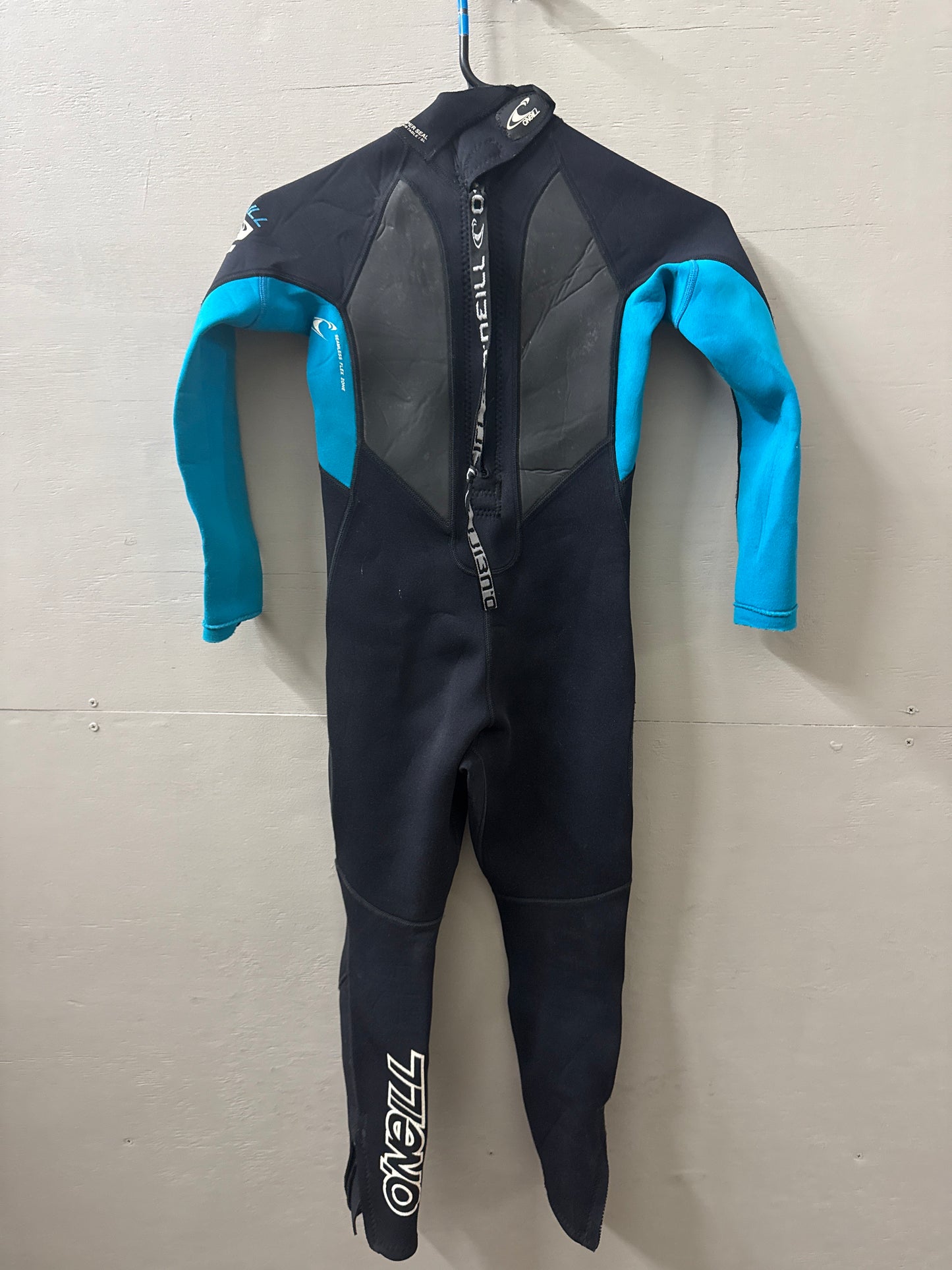 USED Youth 3/2MM Oneill Reactor Wetsuit - Size Youth 8 (4'4"–4'7" | 60–75 lbs) - Fair