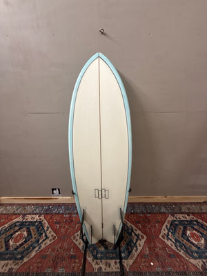 Blowhole Quad 5'8" x 20.5" x 2.5" | Surfboard USED Comes With Bag