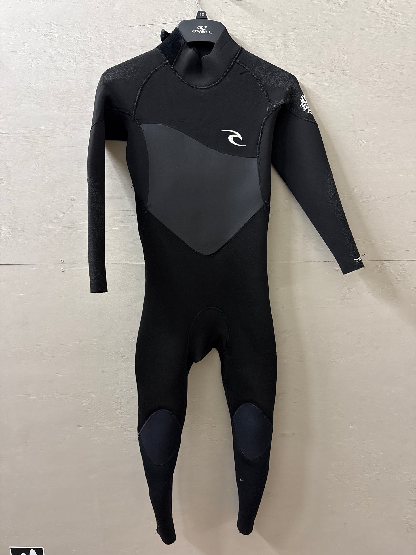Used Rip Curl 4/3 Non Hooded Size S (5'8"-5'10" | 135-155 lbs)