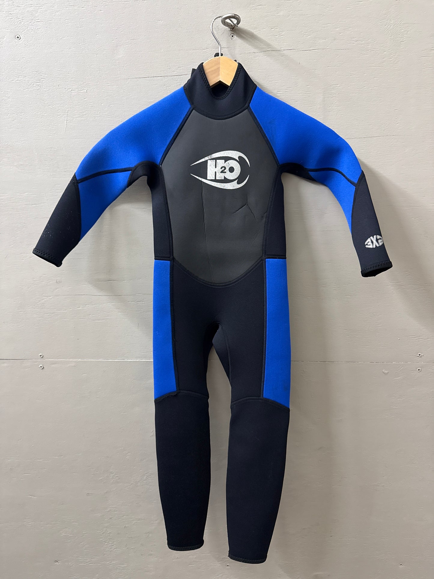 Used Youth 6 3/2M H2 Odessey Wetsuit - Size 6 (4'1"–4'4" | 50–65 LBS) - Good