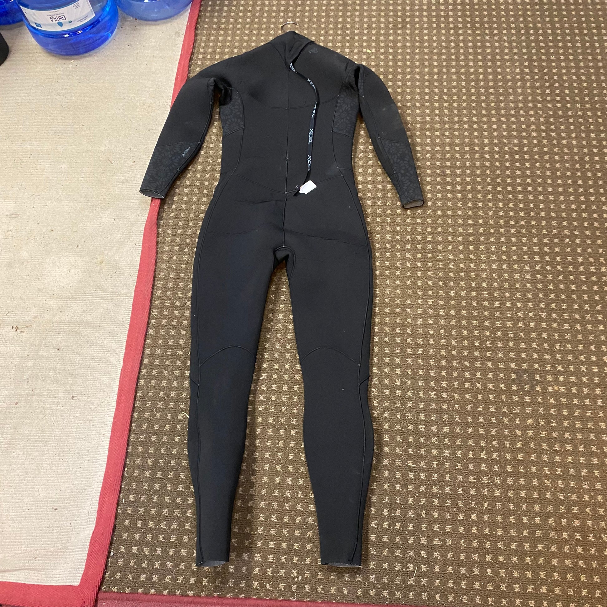 Used 10 4/3 Womens Wetsuit