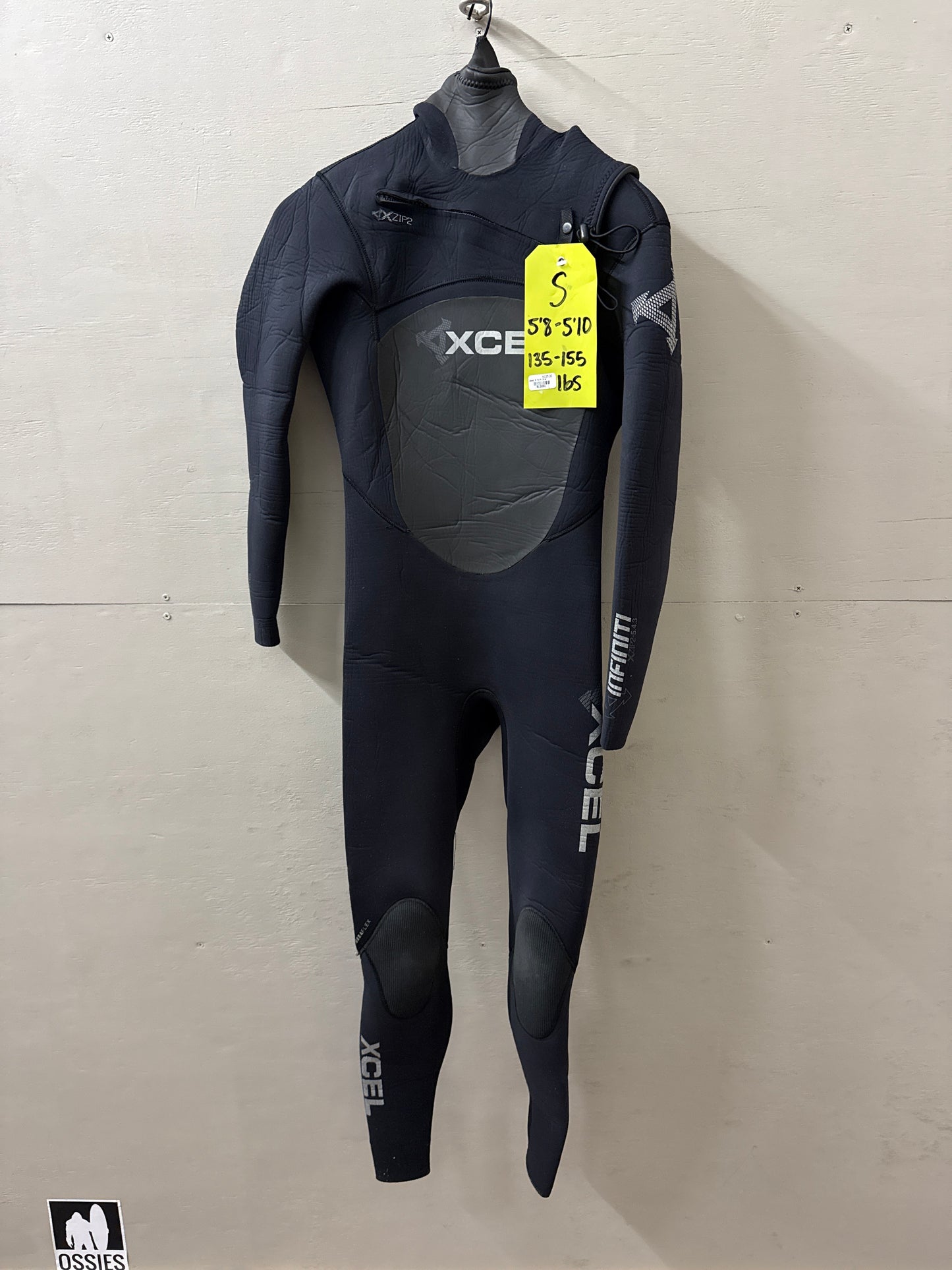 USED Men's Xcel Infiniti Wetsuit - Size S (5'8"-5'10" | 135-155 lbs) - Good