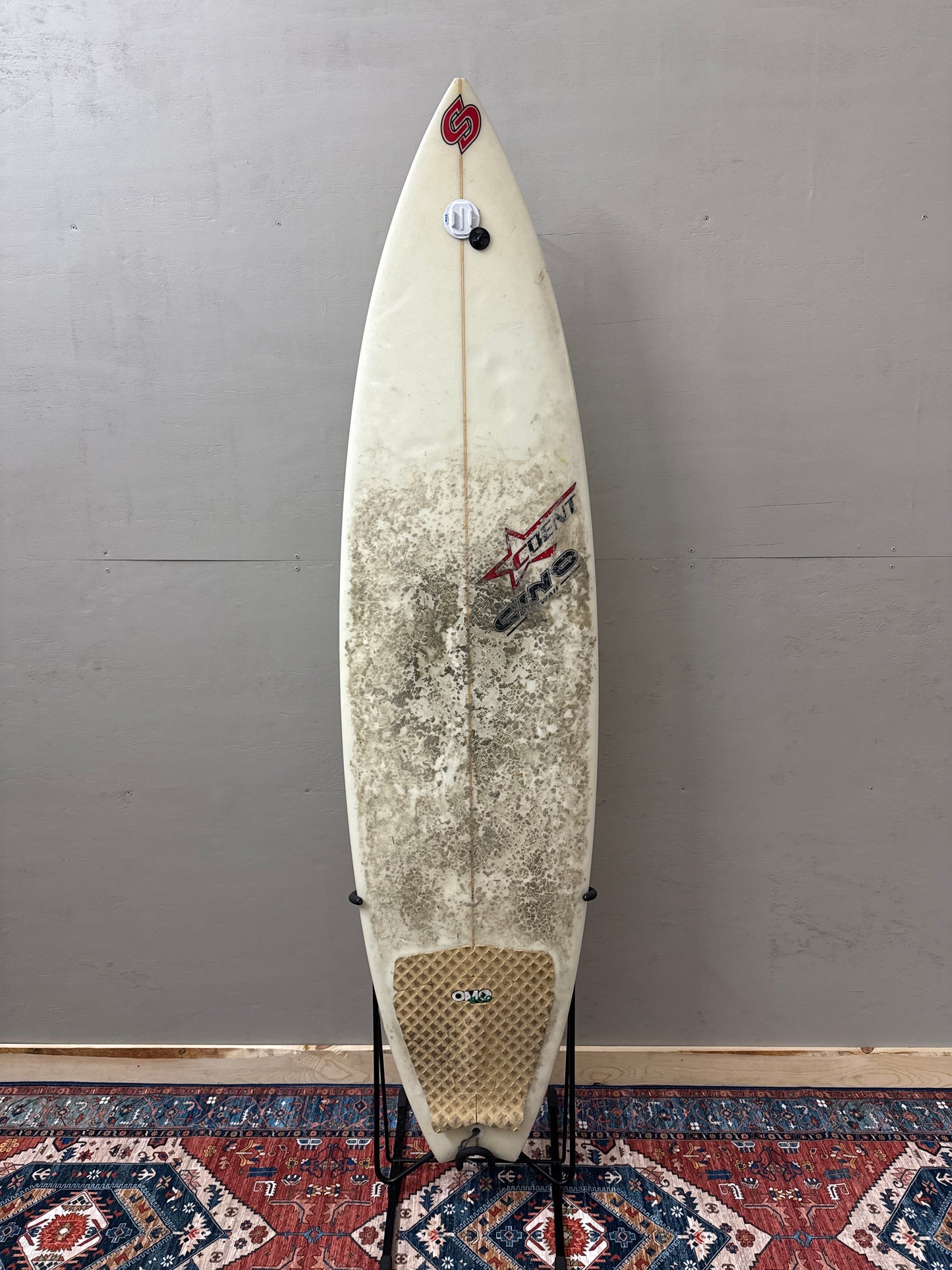 C Dent 6'4" X 19 X 2 ³/₈" | Surfboard USED