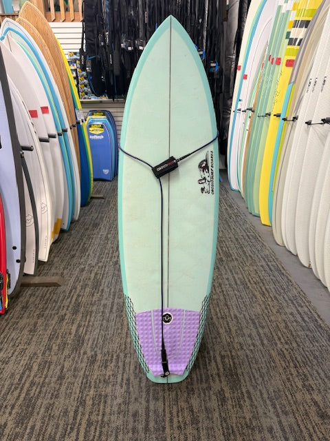 Used 5'7 Orozvo W/Fins & Leash