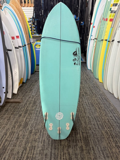 Used 5'7 Orozvo W/Fins & Leash