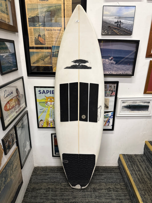 Cypress Surf 5'7" X 18 ¾ X 2 ⅜ | Surfboard USED