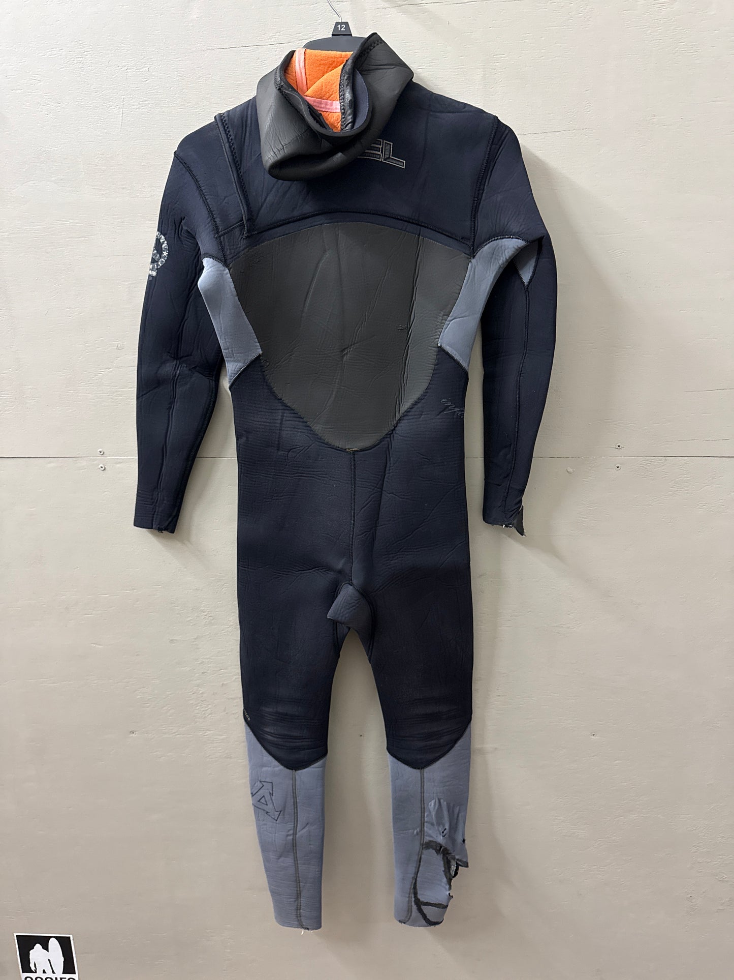 USED Men's 5/4MM Xcel Infiti Wetsuit - Size L (5'10"-6'0" | 170-190 lbs) - Salvage