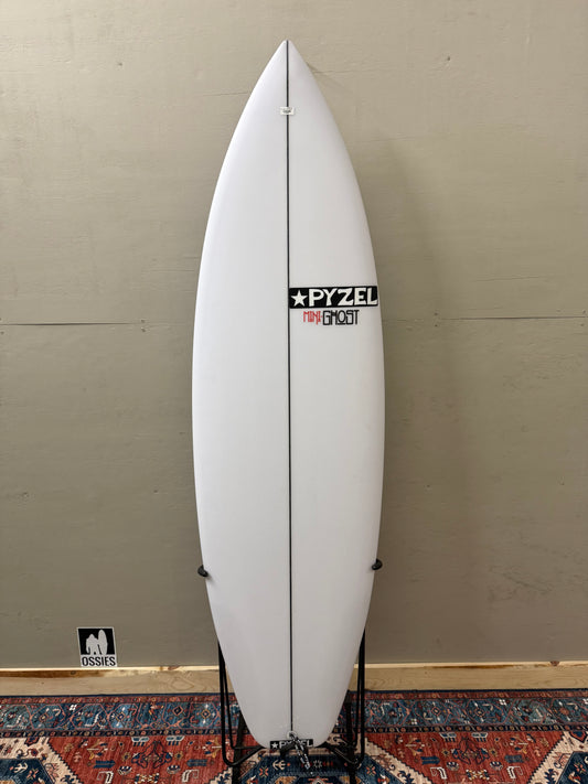 Pyzel Mini Ghost-Squash | 5'8" x 19 1/4" x 2 1/2" - 29.80L | Futures x 5 | PU