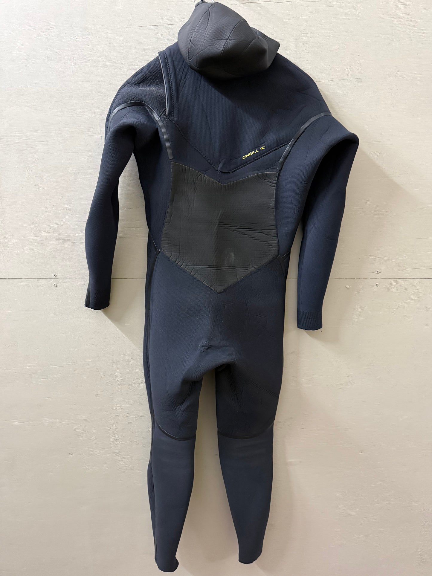 Used Oneill Psychotech 5.5/4 LS (5'9"-5'11" | 165-185 lbs)