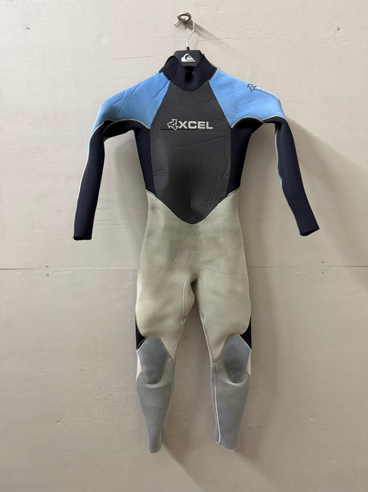 Used Youth 4/3 Xcel Size 8