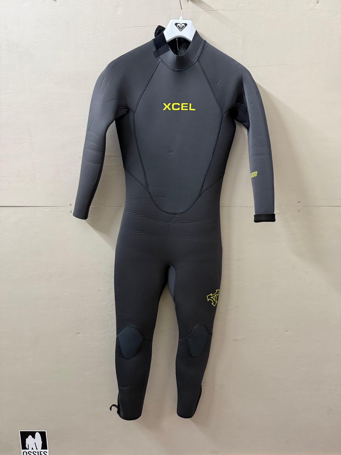 Youth 5/4 Xcel Non Hooded Size 16 100-120LB