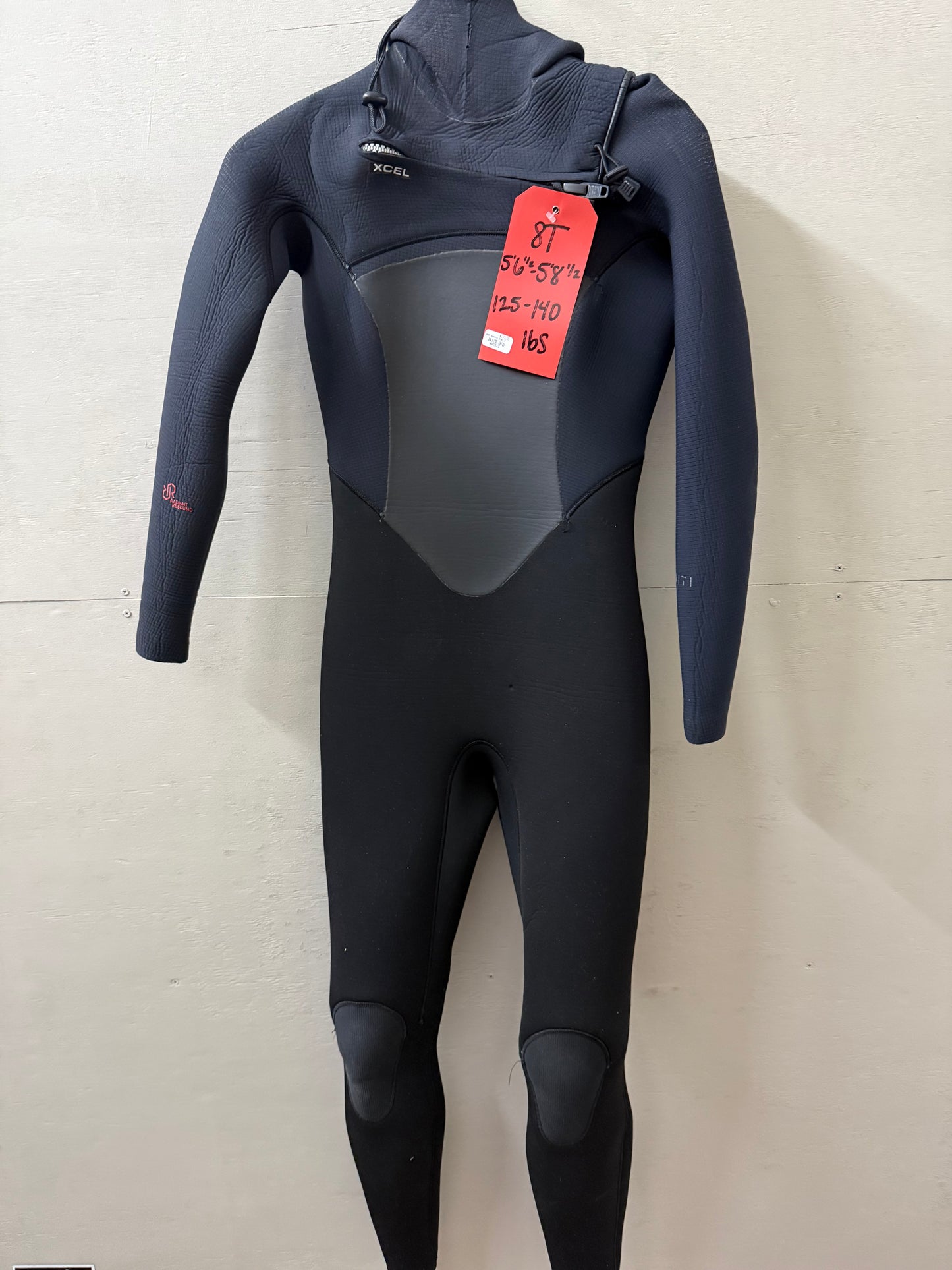 Used Womens Xcel  Hooded 4/3 8T (5''6.5"-5'8.5" | 125-140 lbs)