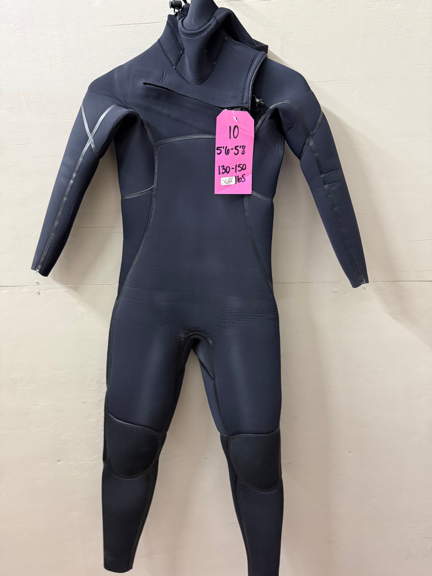 Used Womens Need Essentials 5/4 Hooded Size 10 (5'6"-5'8" | 130-150 lbs)