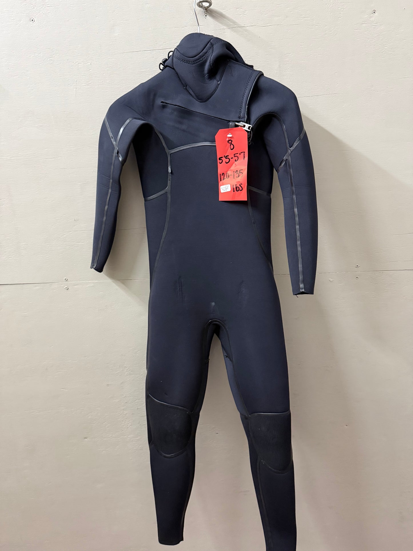 Used Womens Need Essentials Hooded 4/3 Size 8 (5'5"-5'7" | 120-135 lbs)