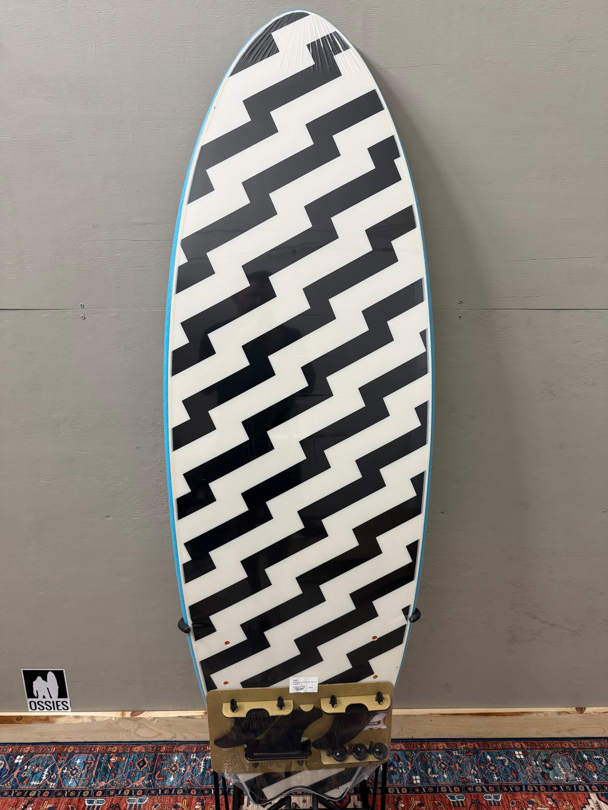 Catch Surf Wave Bandit Performer 5'6" x 21" x 2 ⁷⁄₈ | 42L | Soft Surfboard