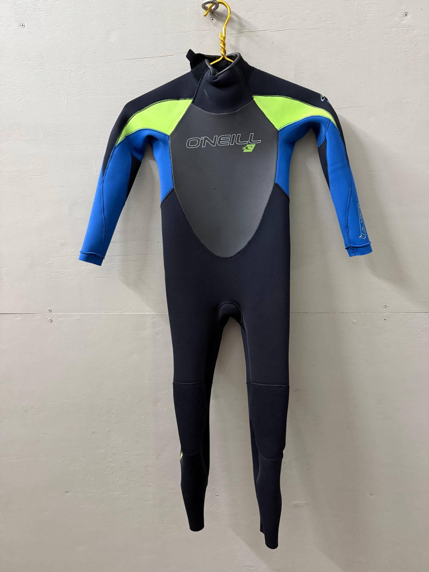 Used Oneill 3/2 Backzip Youth 8 (4'4"–4'7" | 60–75 lbs)