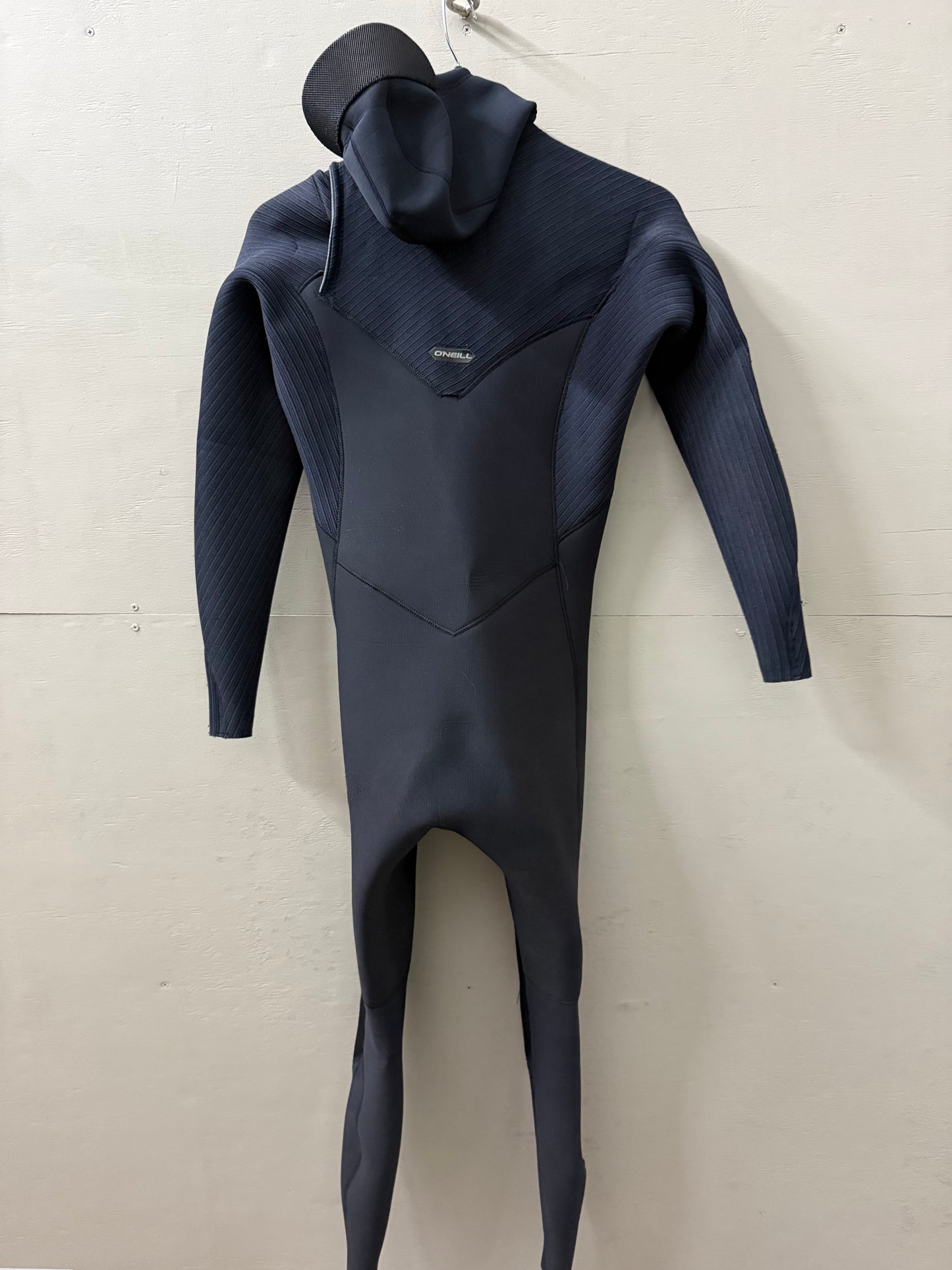 Used Mens Oneill Hyperfreak 4/3 Hooded L (5'10"-6'0" | 170-190 lbs)