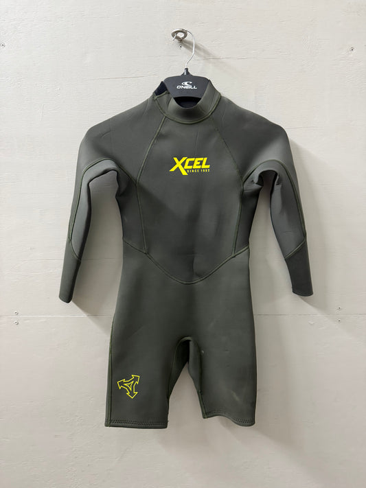 Used Xcel Shorty Non Hooded Youth 12 (4'10"–5'1" | 90–105 lbs)