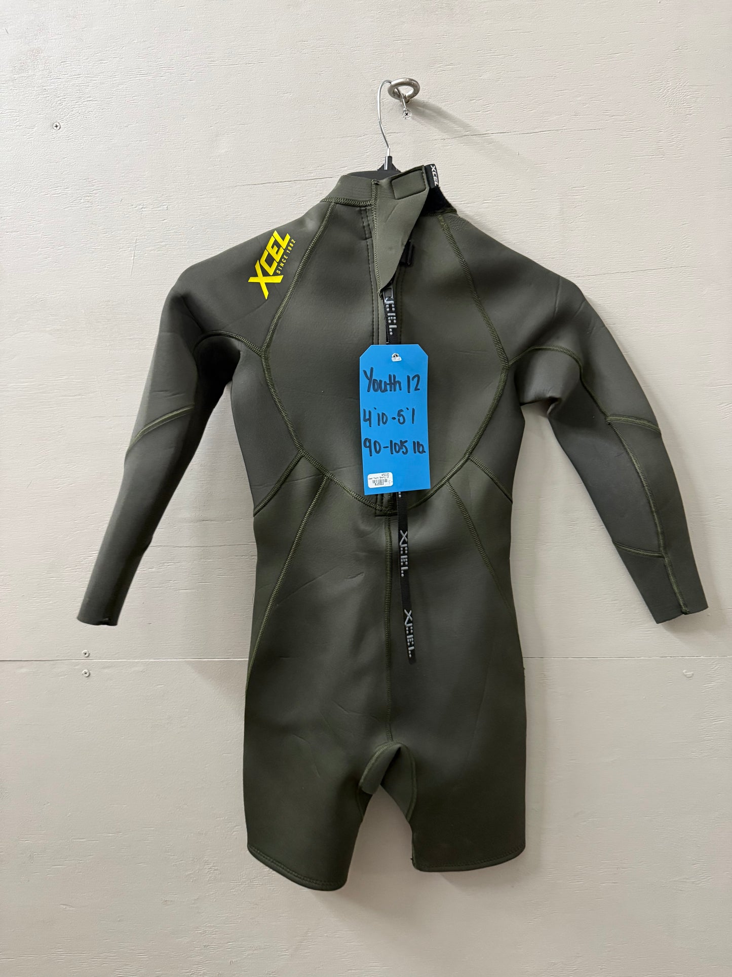 Used Xcel Shorty Non Hooded Youth 12 (4'10"–5'1" | 90–105 lbs)