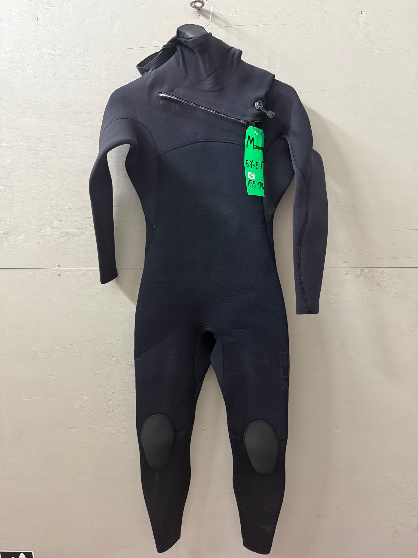 Used Mens Xcel Comp X 5.5/4.5 Hooded Size M (5'9"-5'11" | 155-170 lbs)