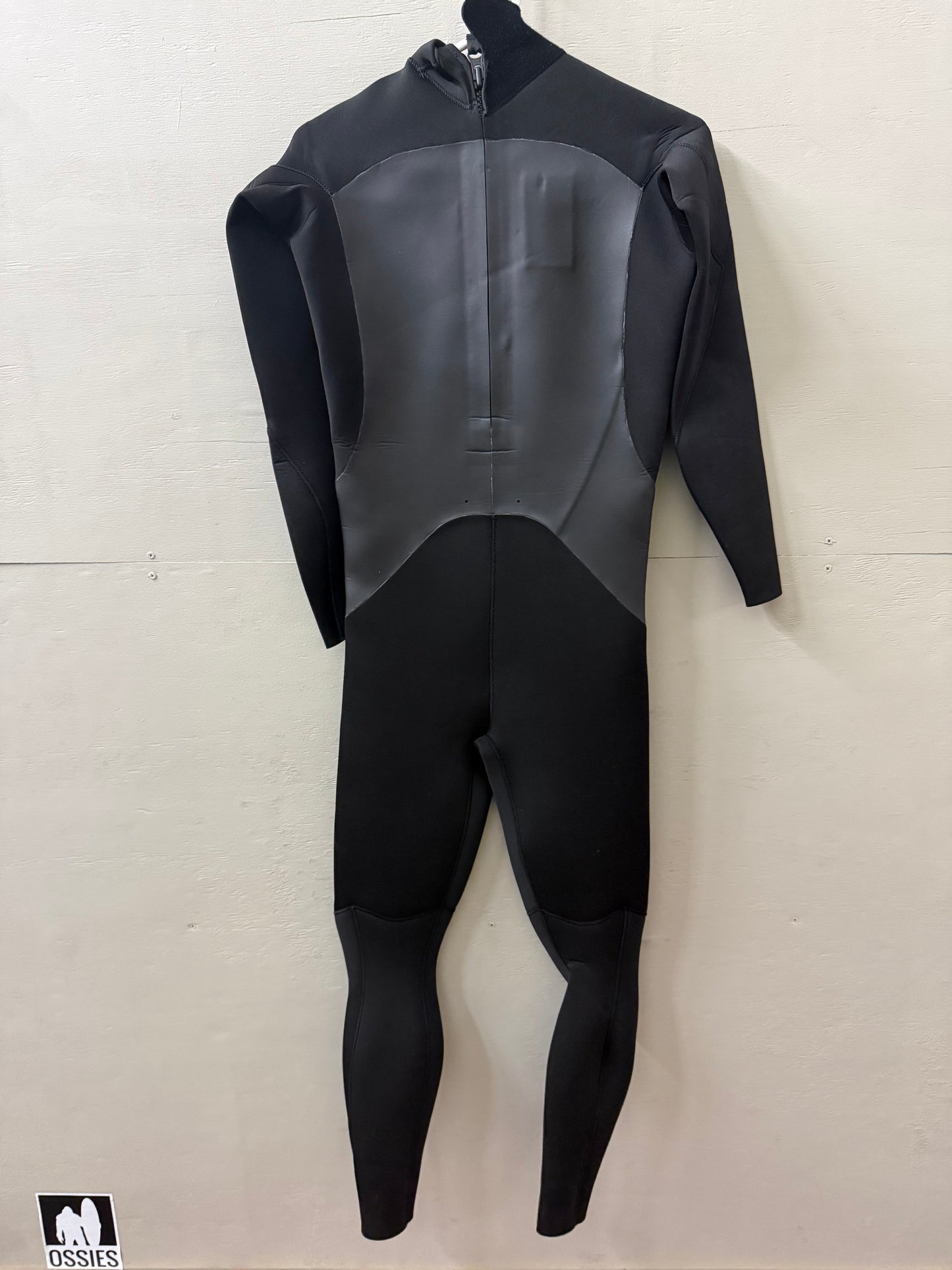 Used Mens Body Glove Backzip 4/3 Non Hooded Size MT (5'11-6'1" | 155-175 lbs)