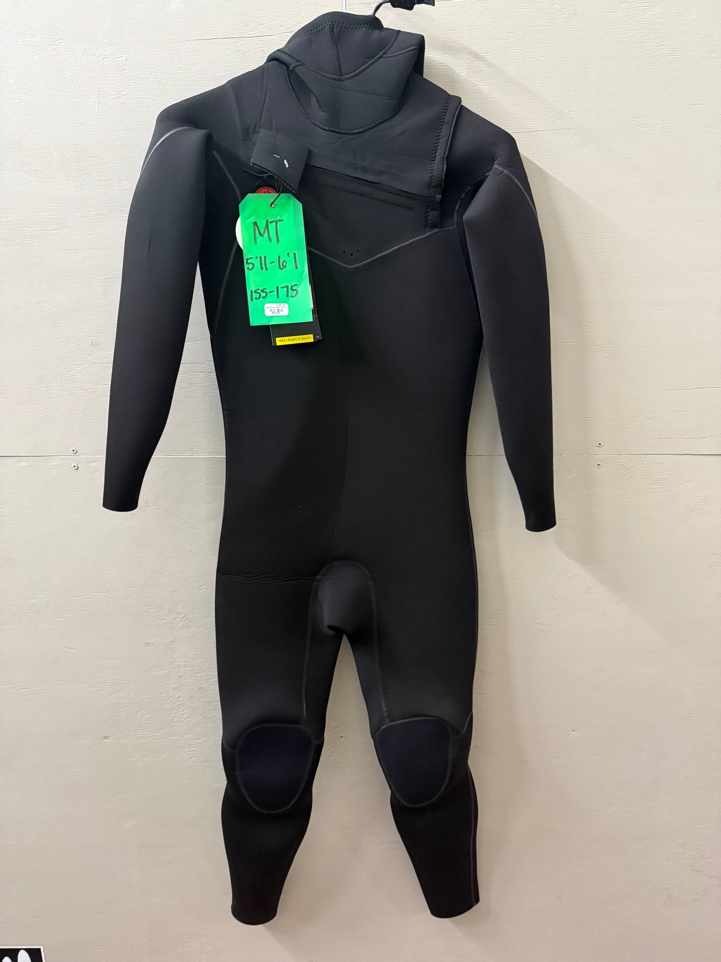 Used Mens Body Glove Hooded 4/3 Size MT (5'11-6'1" | 155-175 lbs)