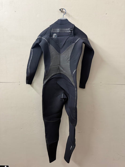 Used Womens 5/4 Hooded Dlux Size 8 (5'5"-5'7" | 120-135 lbs)