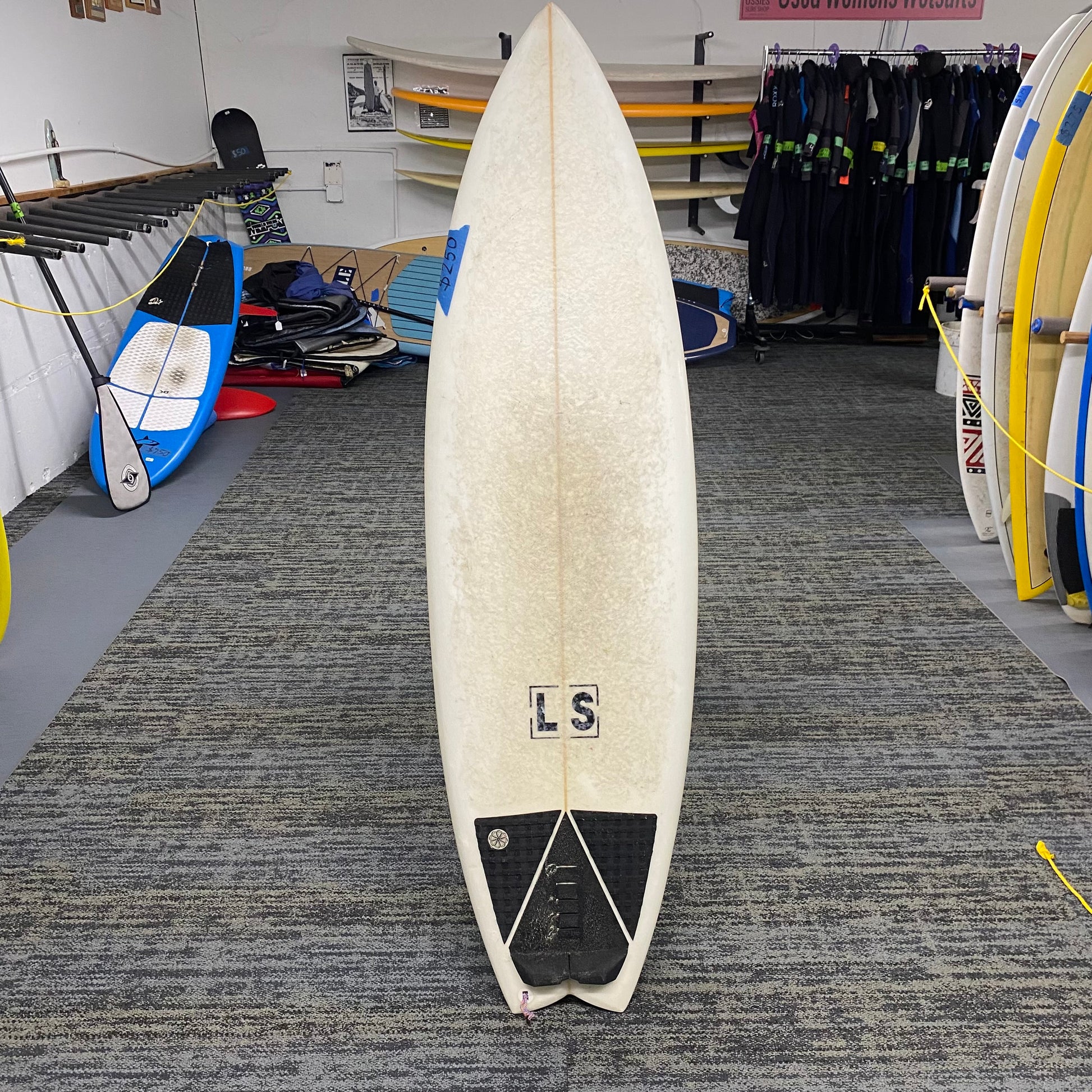 Used 5'6' LS Shortboard