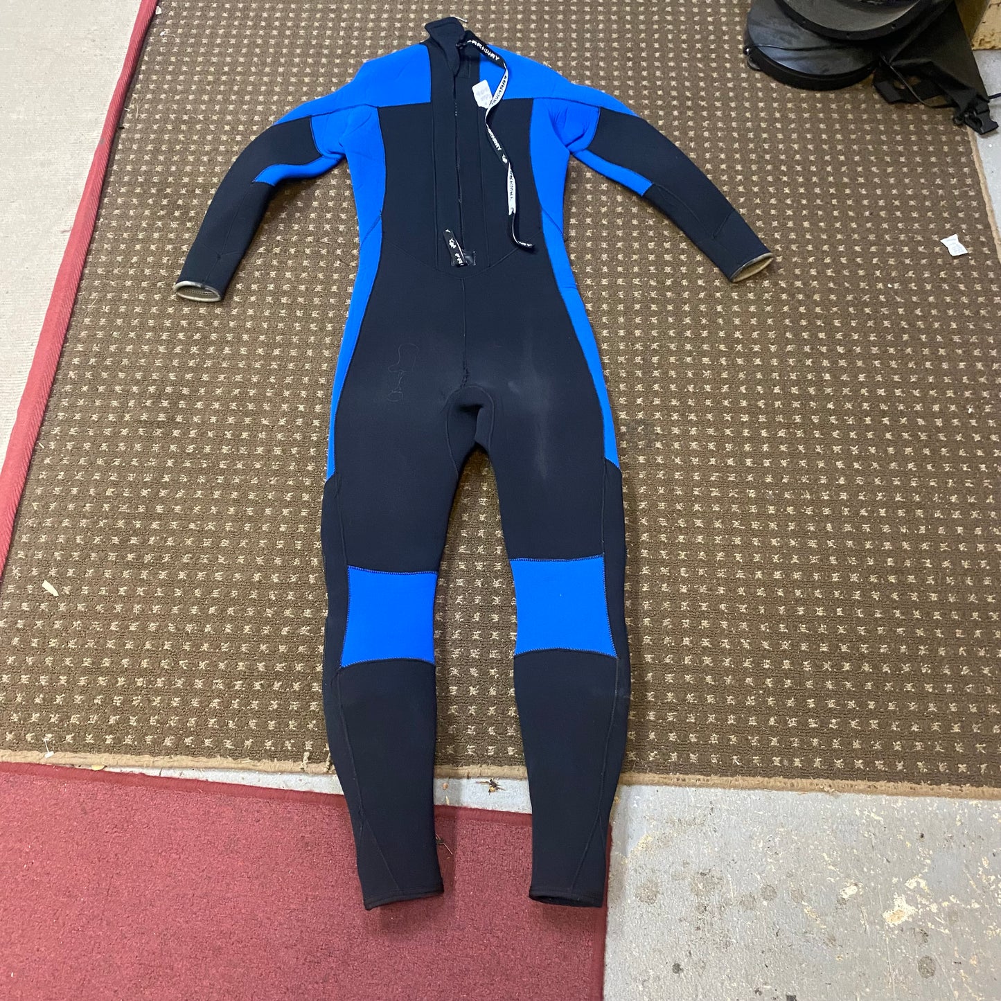 Used 5MM Wetsuit Medium