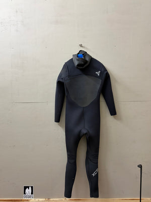 Xcel Men's USED 5/4mm C/Z Wetsuit w/Hood | Size XXL