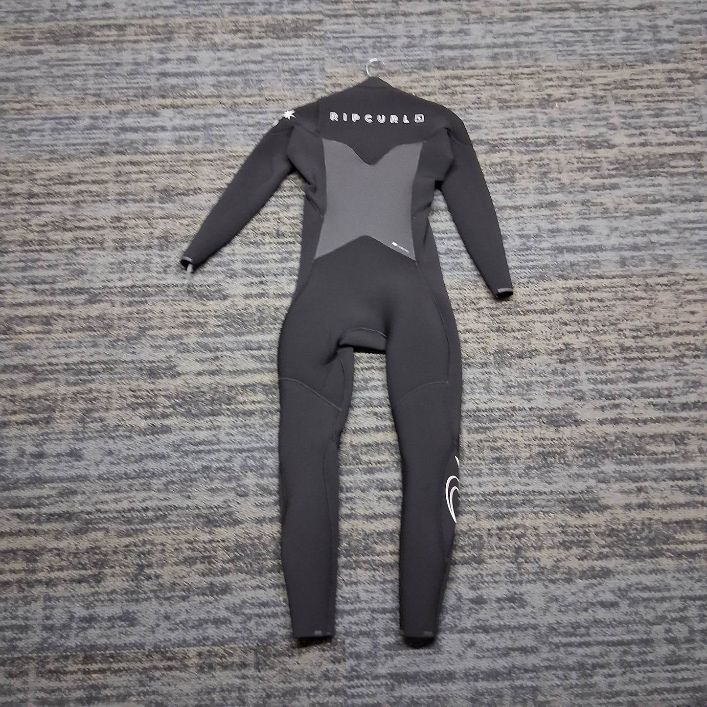 Used 4/3 M Ripcurl Ebomb CZ