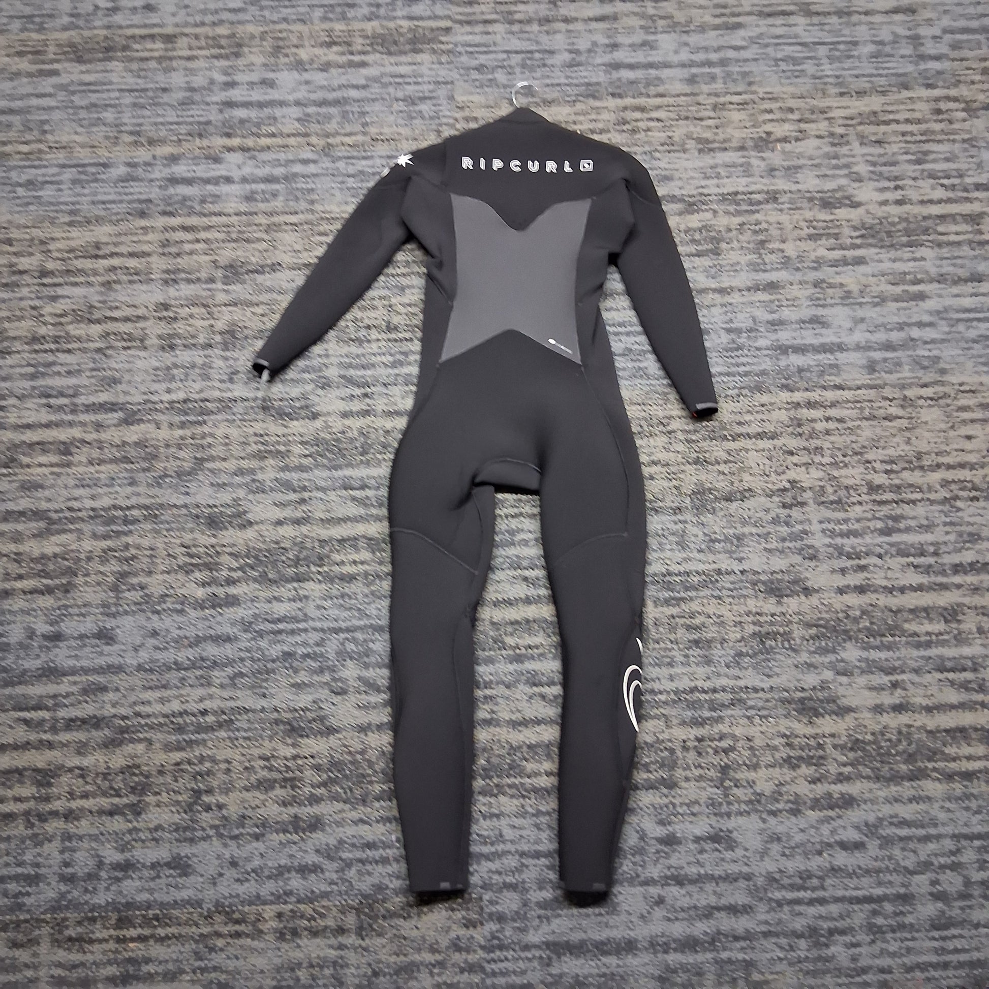 Used 4/3 M Ripcurl Ebomb CZ