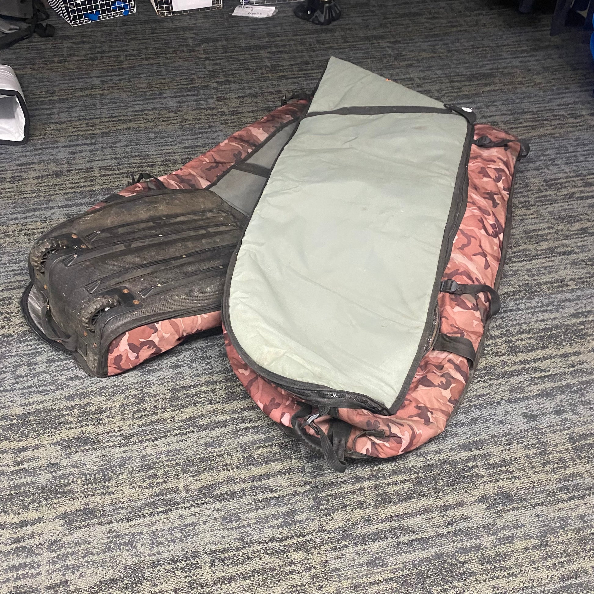 Used 10'0 Travel Bag