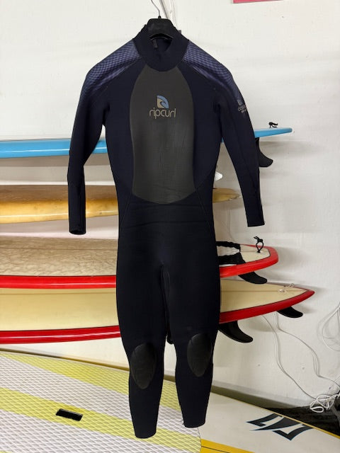 Used Wetsuits – Page 2 – Ossies Surf Shop