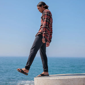 Reef Fanning Flip Flops Black