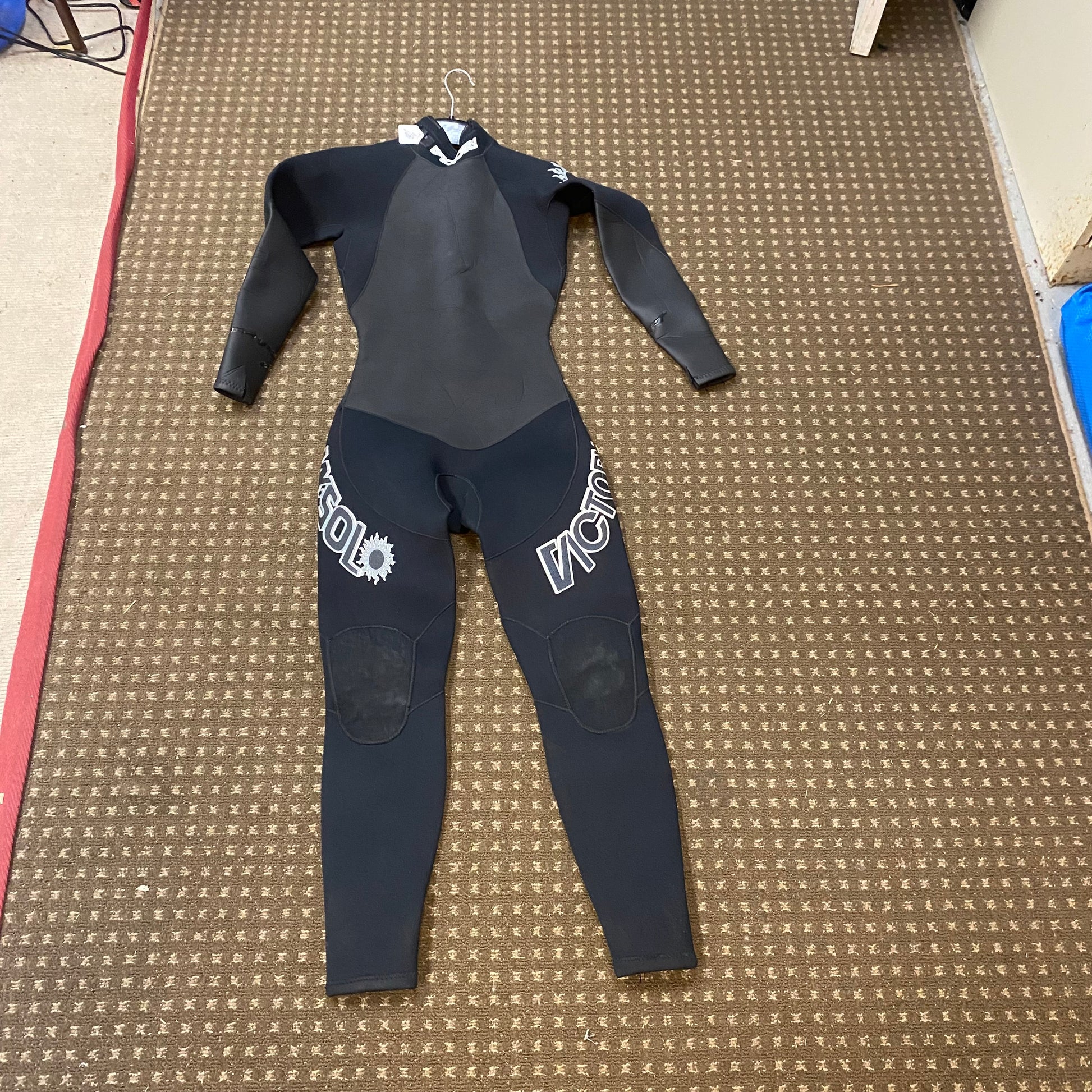 Used 4/3 M Wetsuit