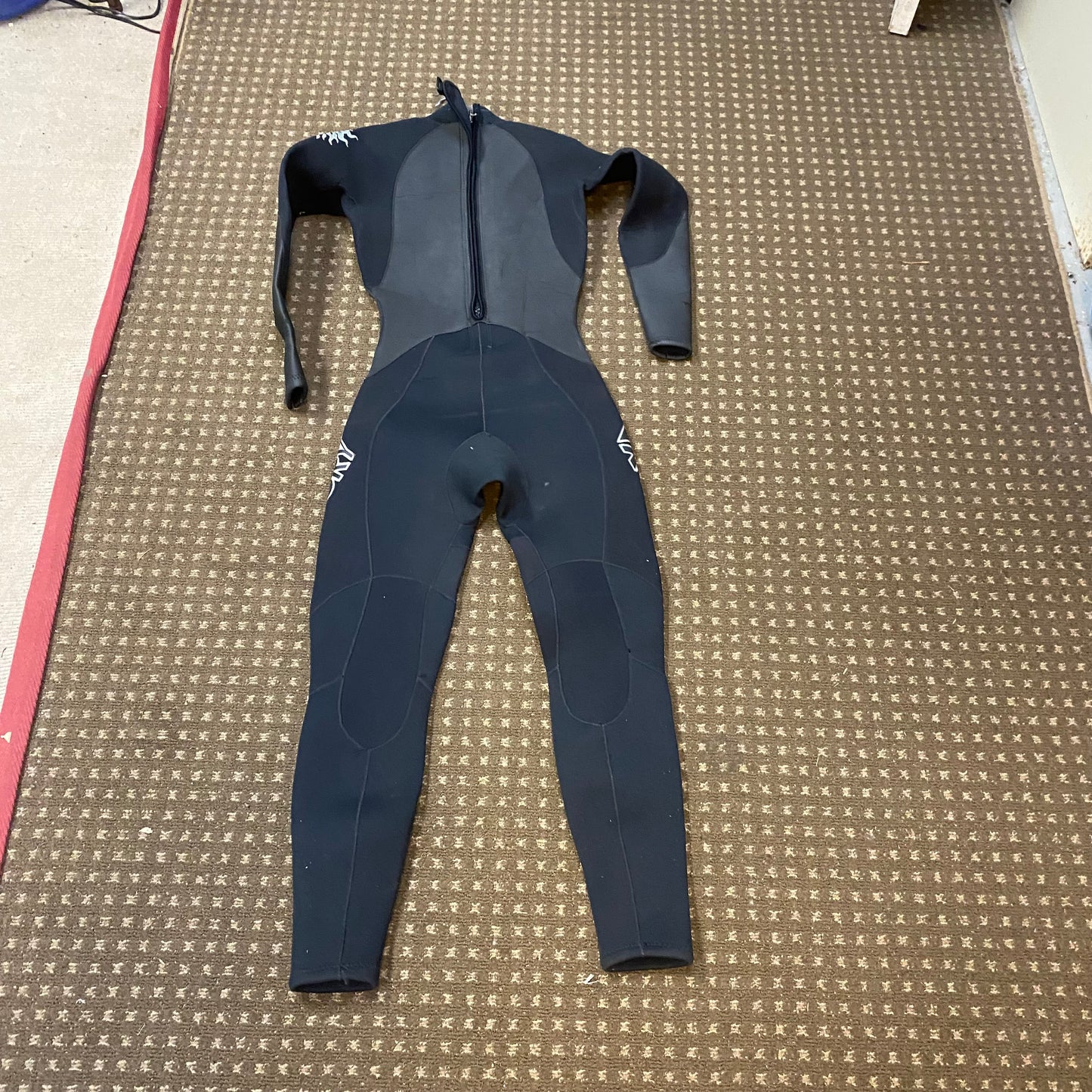 Used 4/3 M Wetsuit