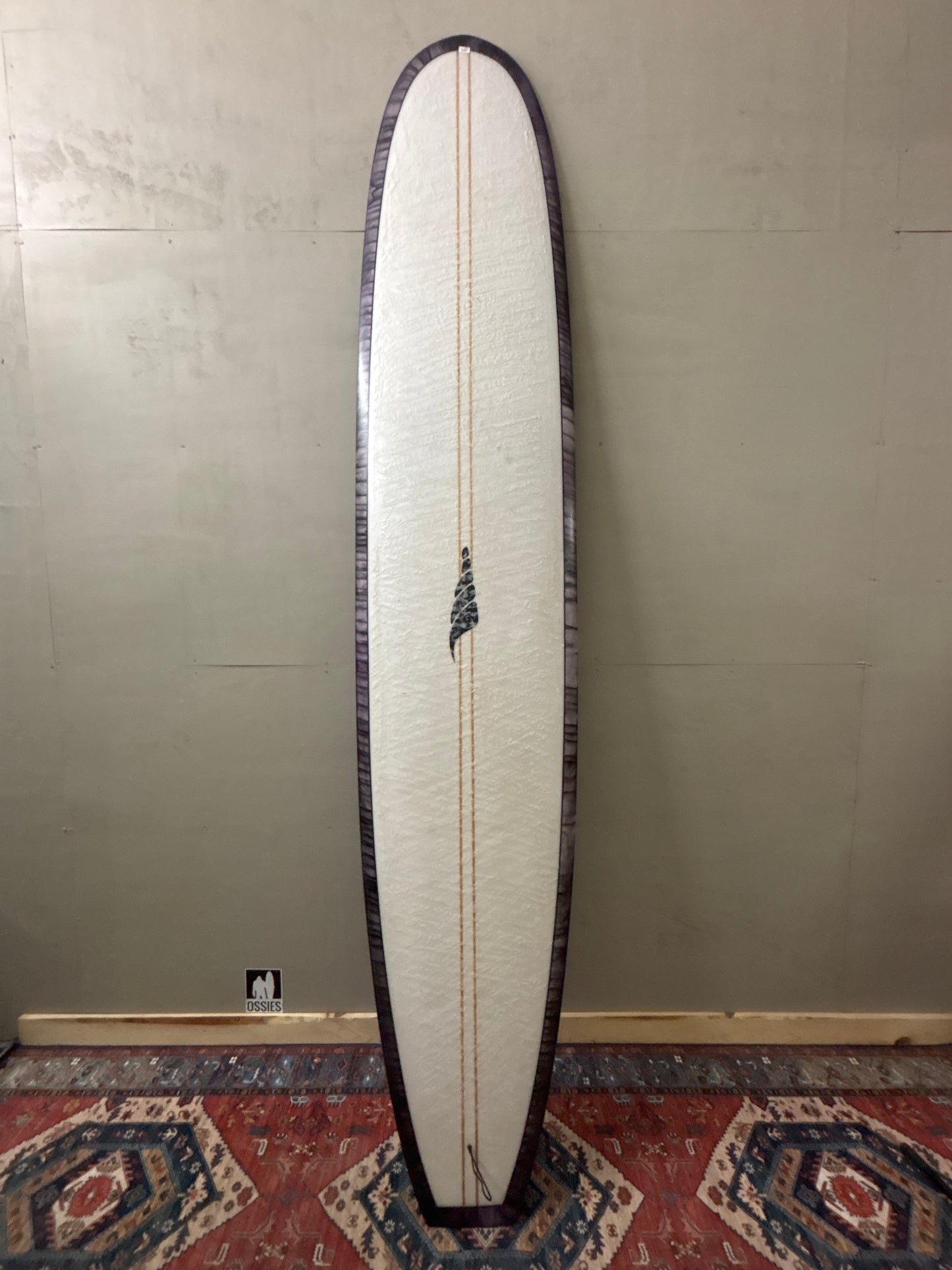 Solid Log 9'8" x 23.5" x 3.5" | Surfboard USED