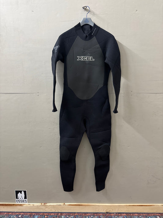 Used Mens XL 4/3 Back Zip
