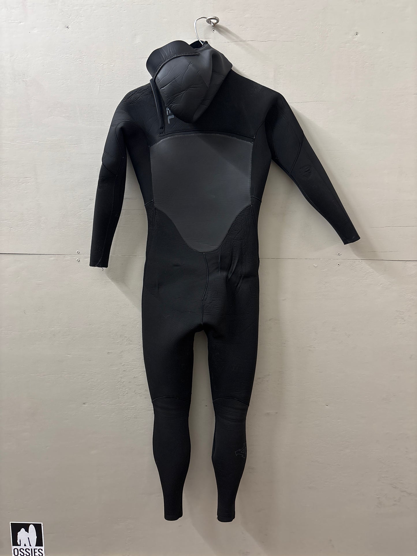 Used Womens Xcel Axis 5/4 Hooded Size 10